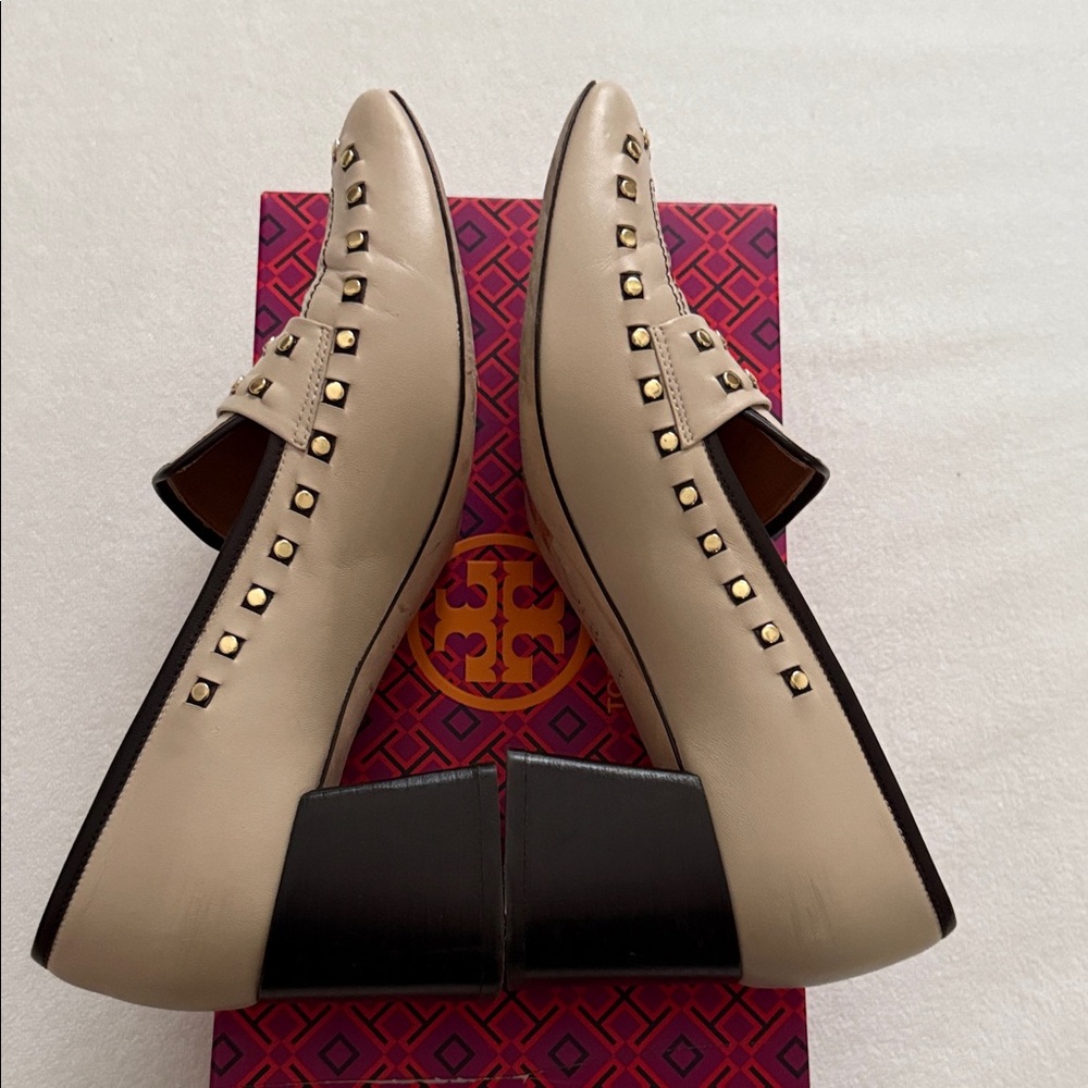 Tory Burch Cream Studded Loafers with Black Block Heel sz 10 - Picture 10 of 10